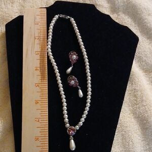 Pearl and Pink Gem Necklace Set